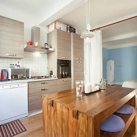 Carmine Apartment